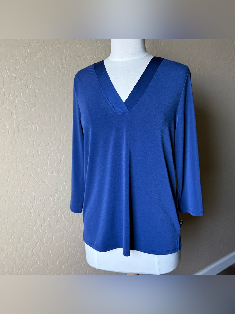 Banana Republic Deep Blue V-Neck 3/4 Sleeve Top
